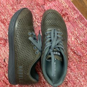 EUC NO BULL leather trainer 9.0